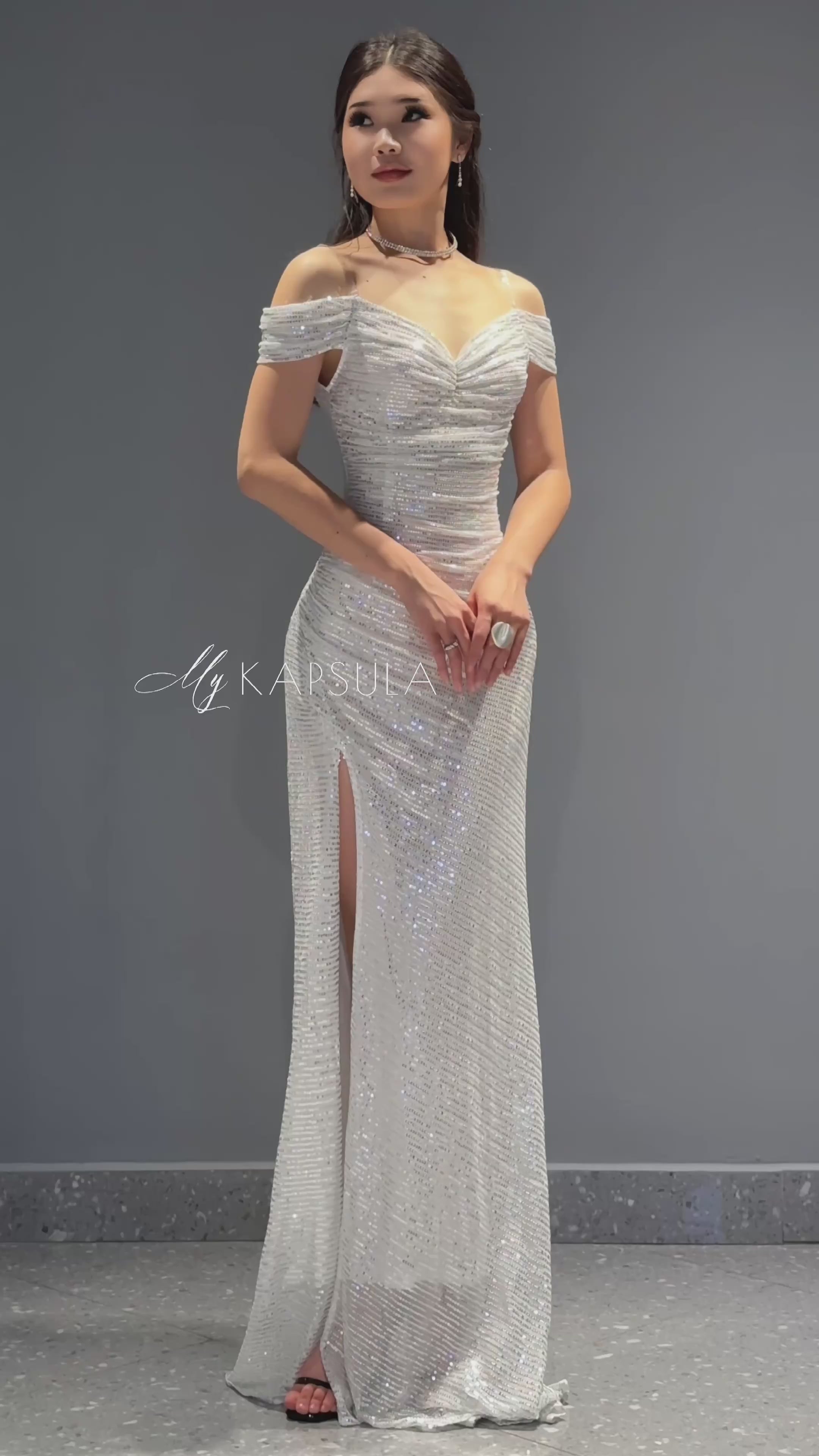 Amanda Off-Shoulder